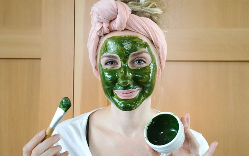 چطور از چای سبز برای داشتن پوستی زیباتر استفاده کنیم؟