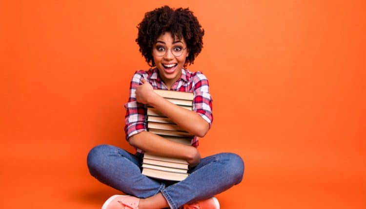 10 دلیلی که باید بیشتر کتاب بخوانیم