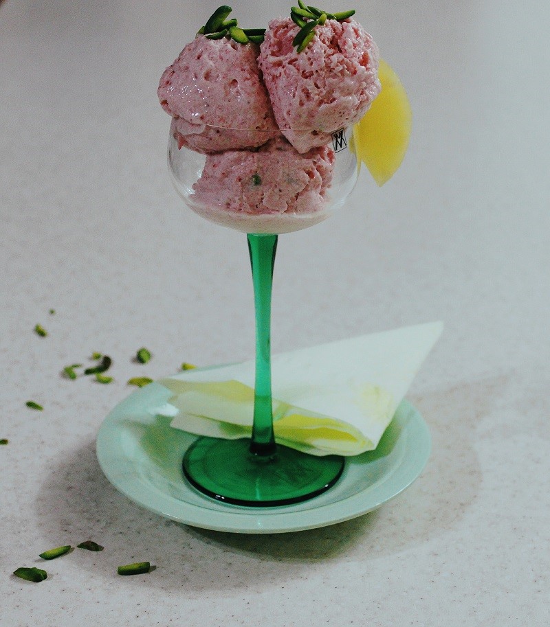 بستنی توت فرنگی کتوژنیکی